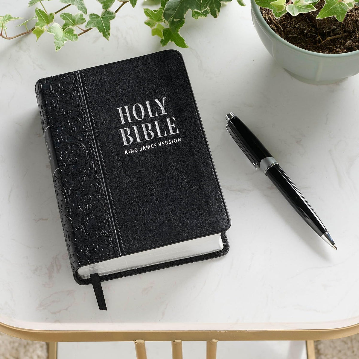 KJV Holy Bible, Compact Large Print Faux Leather Red Letter Edition - Ribbon Marker, King James Version, Black (KJV Compact LP Editions)